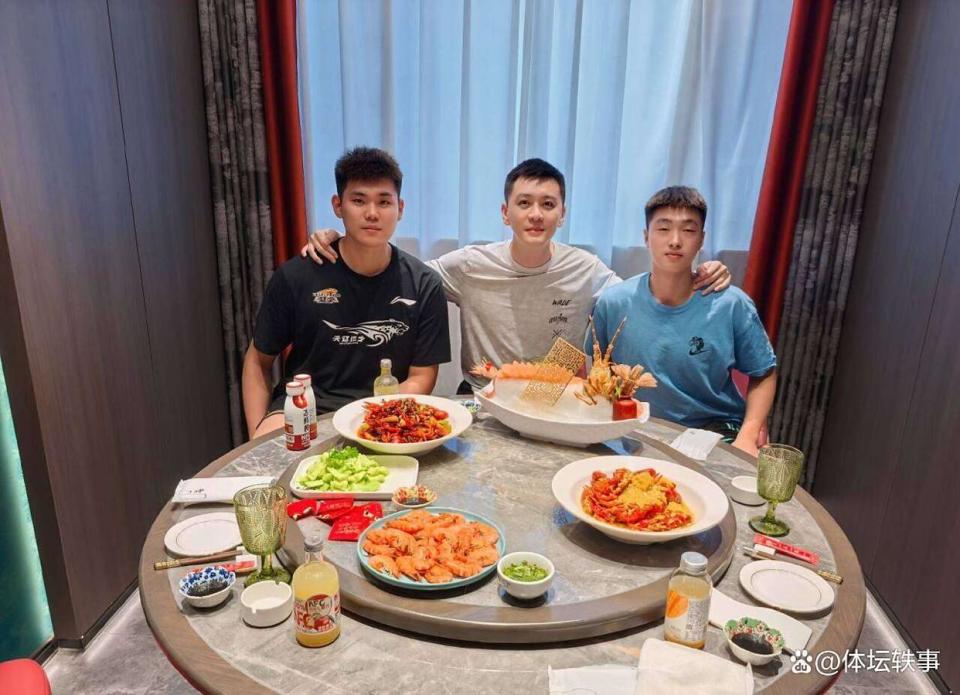 实则是一次, 黄秋实和张