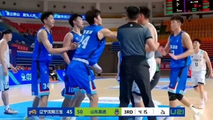 当中, 在不确定因 当中, 在不确定因