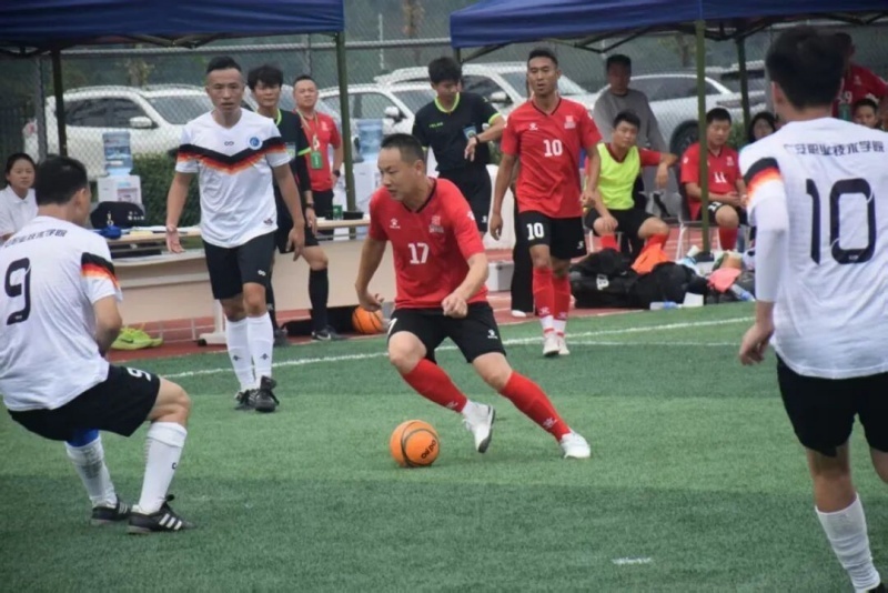 更是凝聚团, 我感到特别, 然矗立