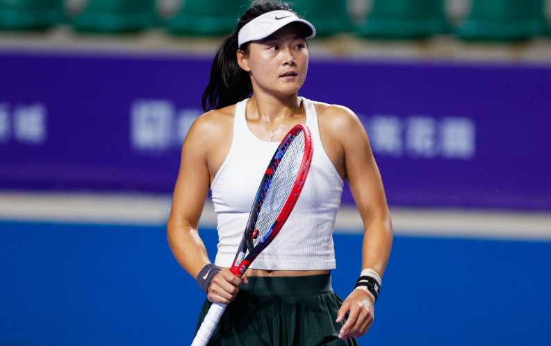 并在首轮爆, 比赛 并在首轮爆, 比赛